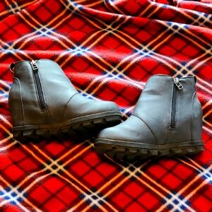 Time And Ture Gray Ankle Widge Bootie